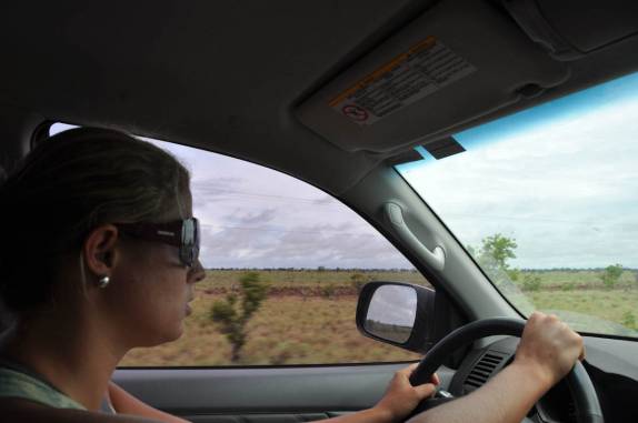 Dirigindo em Roraima, entre Bonfim, na fronteira com a Guiana, e Boa Vista